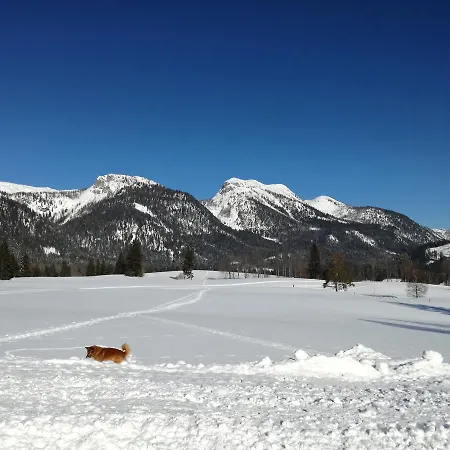 Stoffis Huetten בית נופש *