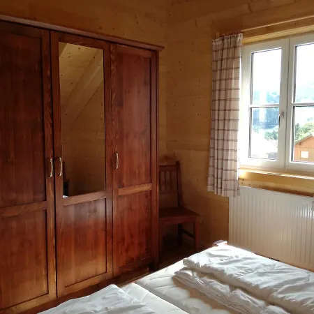 Stoffis Huetten * טאופליץ